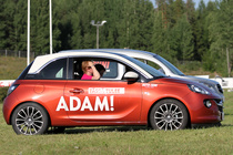 Tarkeneekohan tuolla? Rusketus tuli ainakin toispuoleinen...