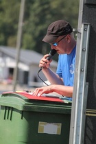 Kuuluttaja topakkana